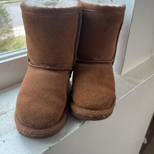 Cloud nine Chestnut Shearling Lined Boots 8-9 kids